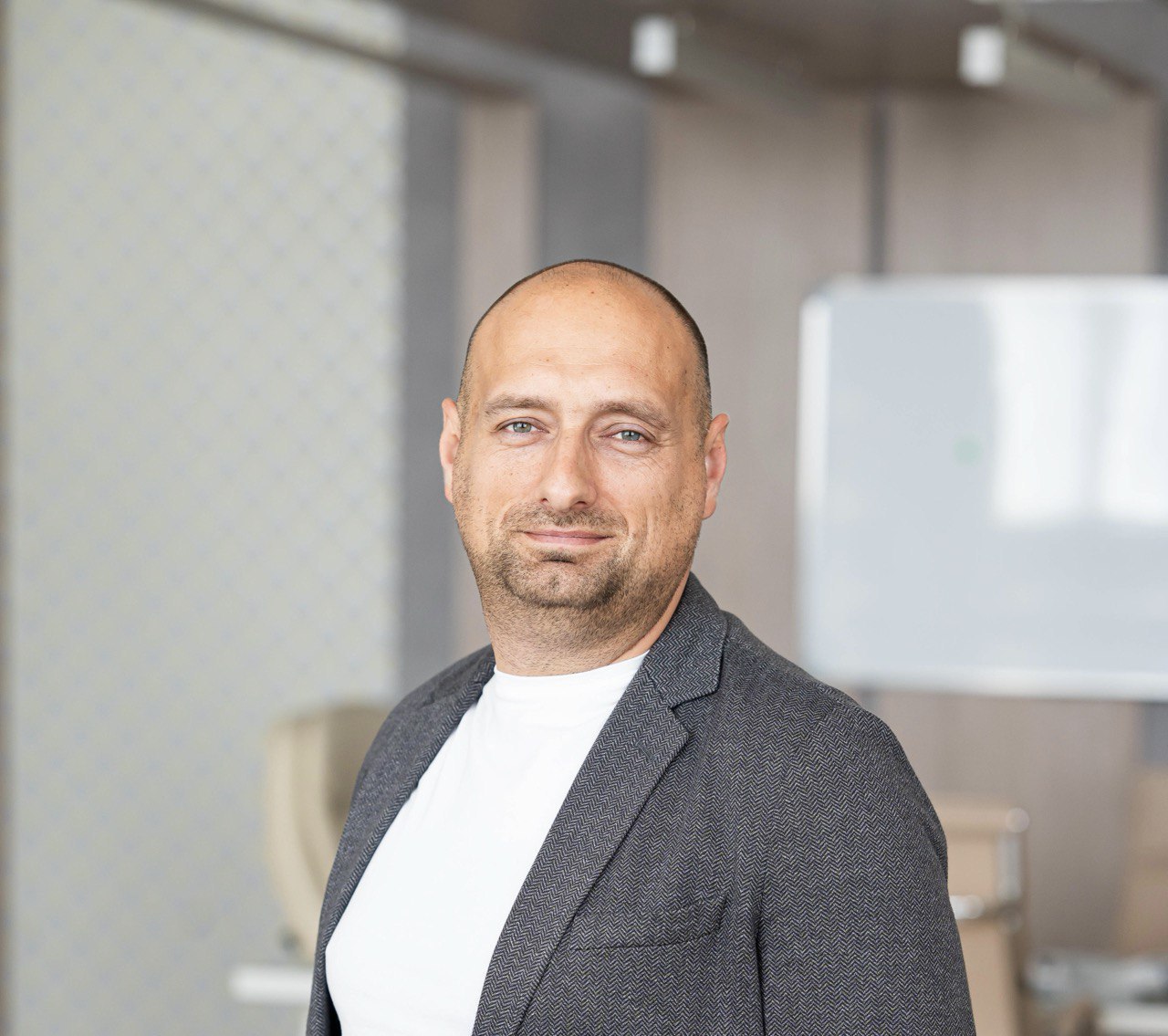 Олексій Романов — ріелтор